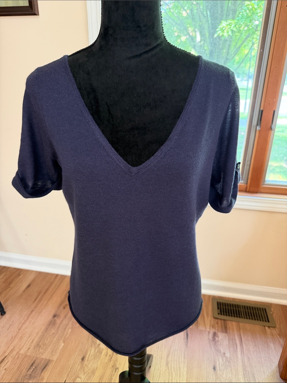 Sutton Studio Navy V-Neck Short Sleeve Cashmere Sweater, size L, NWT